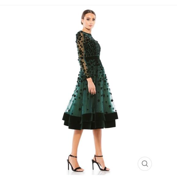 Mac Duggal 67007 women’s embellished illusion 3D floral detailing dress size 4 - Picture 4 of 13